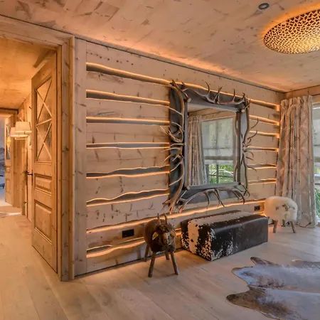 Henna Penthouse, Near Ski Lift, Hot Tub Apartment